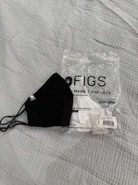 Figs Black Reusable Face Mask